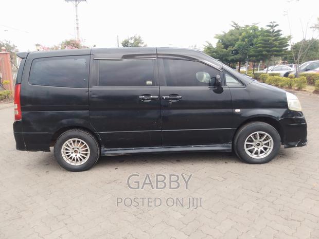 Pre-owned 2006 Nissan Serena Black - Quality and Style