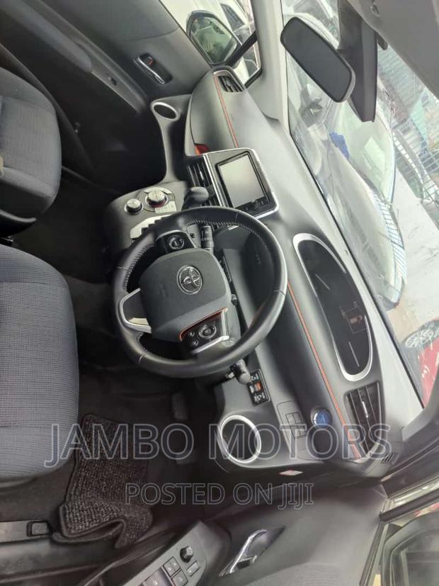 Toyota Sienta 1.5 Hybrid FWD 2017 - Burgundy Purple - Pre-loved
