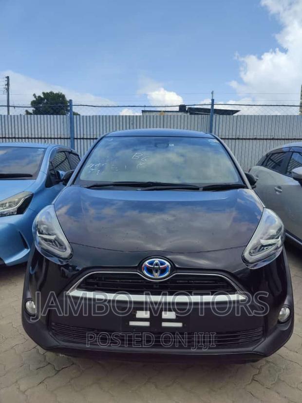 Toyota Sienta 1.5 Hybrid FWD 2017 - Burgundy Purple - Pre-loved