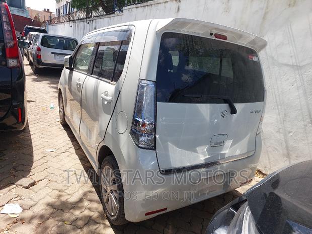 2017 Wagon R Suzuki Petrol FWD White