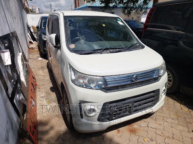 2017 Wagon R Suzuki Petrol FWD White