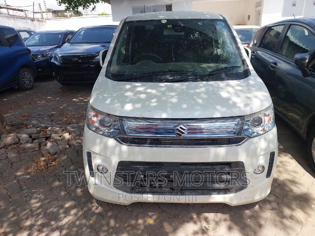 2017 Wagon R Suzuki Petrol FWD White