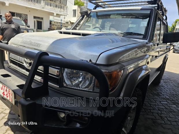 2017 Land Cruiser in Gray - Luxury Off-Roading SUV by Toyota
