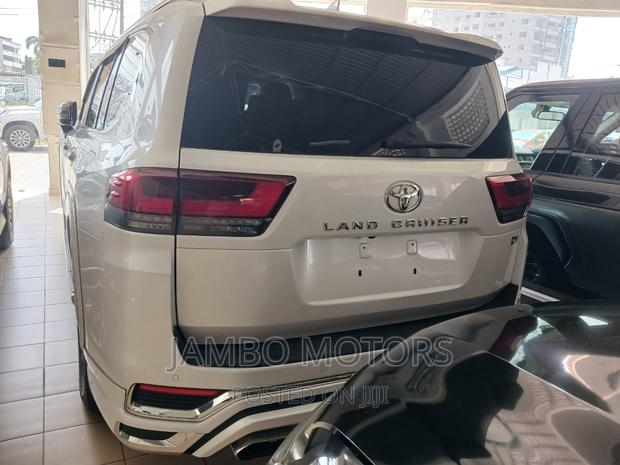 Toyota Land Cruiser 3.5 Petrol 4WD 2022 - White - Off-Road Edition