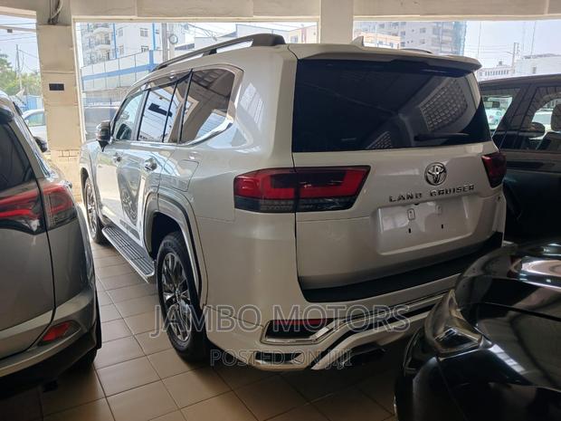 Toyota Land Cruiser 3.5 Petrol 4WD 2022 - White - Off-Road Edition