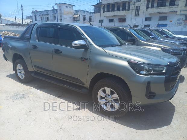 2017 Toyota Hilux Green - Unmatched Performance