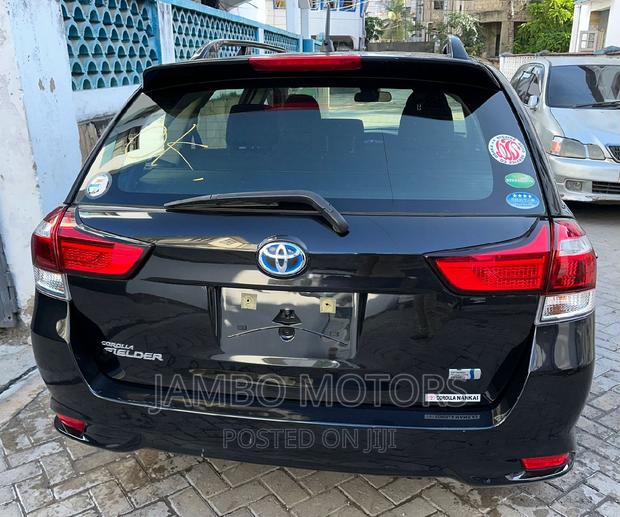 2017 Black Toyota Corolla Fielder SUV