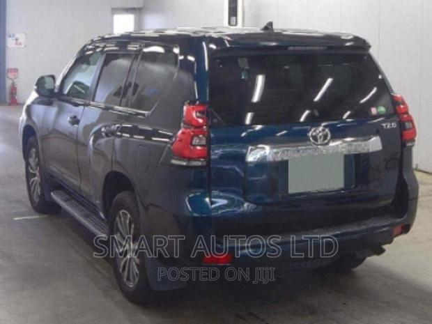 New 2019 Toyota Land Cruiser Prado Blue: Style & Performance