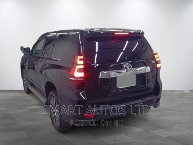2018 Toyota Land Cruiser Prado Black - Stylish Off-Road Adventure