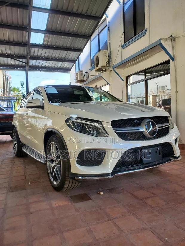 Luxury SUV: 2018 Mercedes-Benz GLE 350d 4MATIC