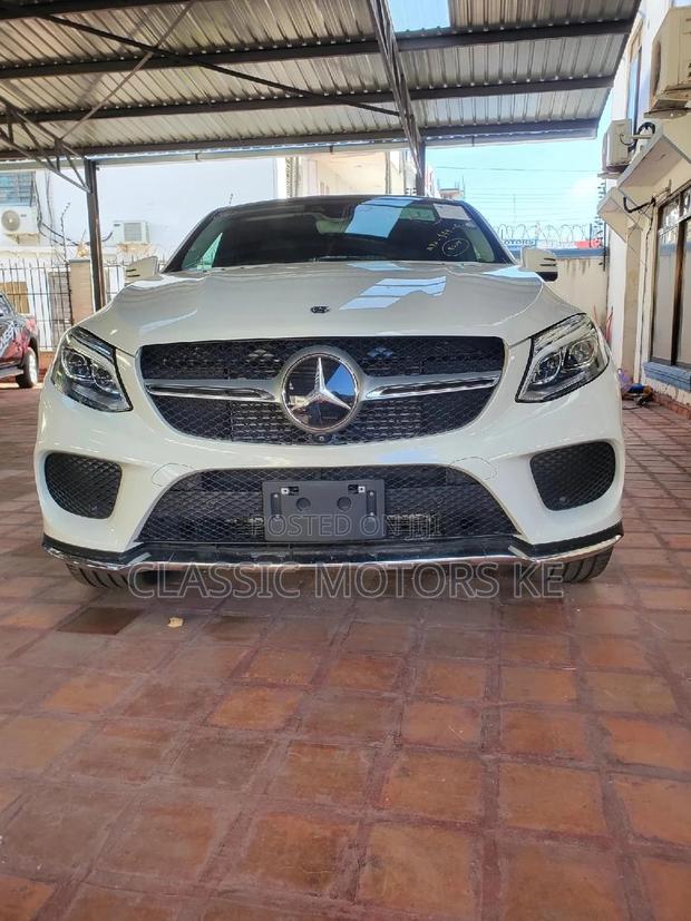 Luxury SUV: 2018 Mercedes-Benz GLE 350d 4MATIC