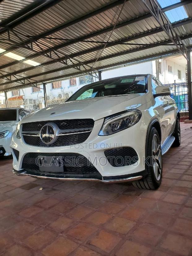 Luxury SUV: 2018 Mercedes-Benz GLE 350d 4MATIC