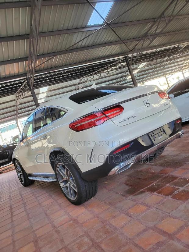 Luxury SUV: 2018 Mercedes-Benz GLE 350d 4MATIC