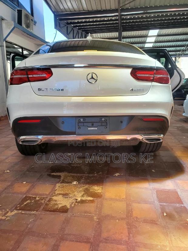 Luxury SUV: 2018 Mercedes-Benz GLE 350d 4MATIC