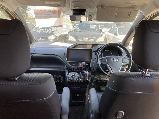 Toyota Voxy 2017 Black
