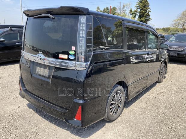 Toyota Voxy 2017 Black