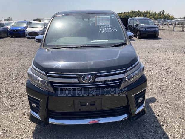 Toyota Voxy 2017 Black