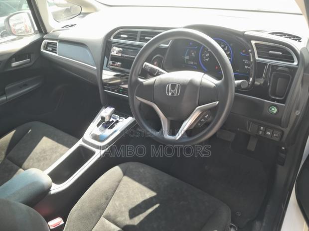 2017 Honda Fit Shuttle 1.5 Hybrid 2WD - White - Certified Pre-owned