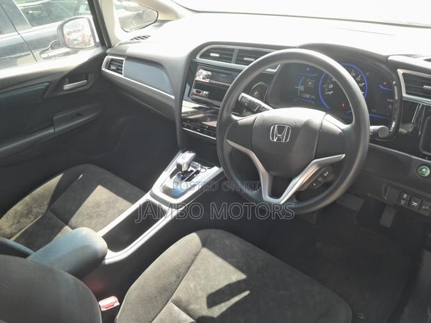 2017 Honda Fit Shuttle 1.5 Hybrid 2WD - White - Certified Pre-owned