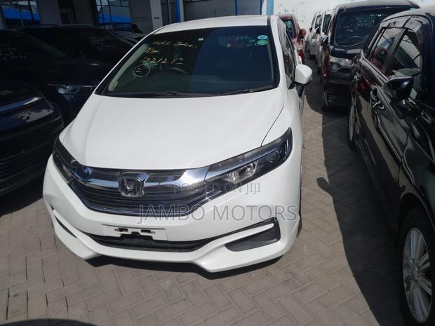 2017 Honda Fit Shuttle 1.5 Hybrid 2WD - White - Certified Pre-owned