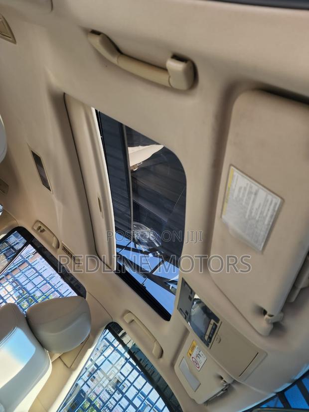 Luxury 2017 Toyota Land Cruiser GXR Gold - V8 Power and Style
