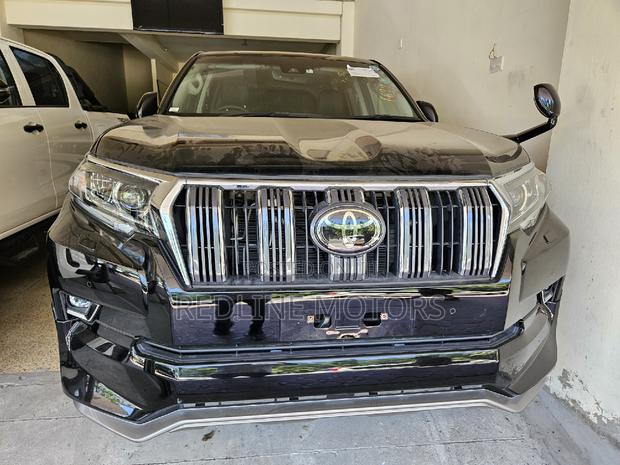 New 2018 Toyota Land Cruiser Prado 2.7 - Black Luxury SUV