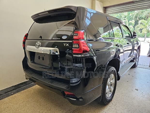 New 2018 Toyota Land Cruiser Prado 2.7 - Black Luxury SUV