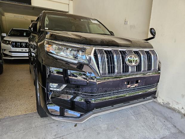 New 2018 Toyota Land Cruiser Prado 2.7 - Black Luxury SUV