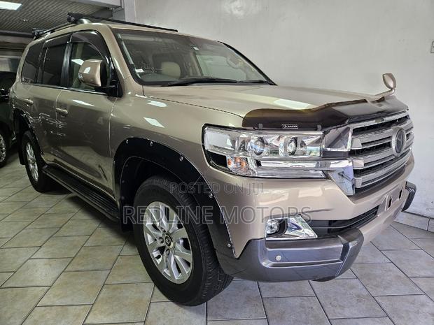 Gold 2019 Toyota Land Cruiser 4.6 V8 AX G Selection