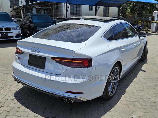 White Audi S5 2018 - Experience Driving Excellence