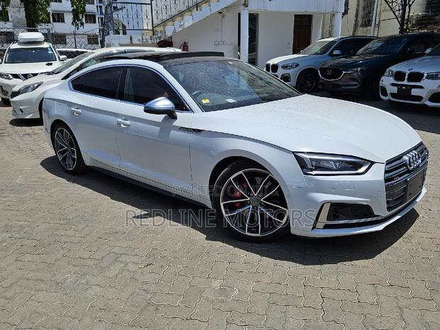 White Audi S5 2018 - Experience Driving Excellence