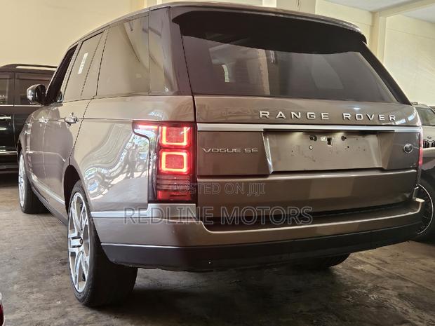 2017 Land Rover Range Rover (Vogue) in Gold