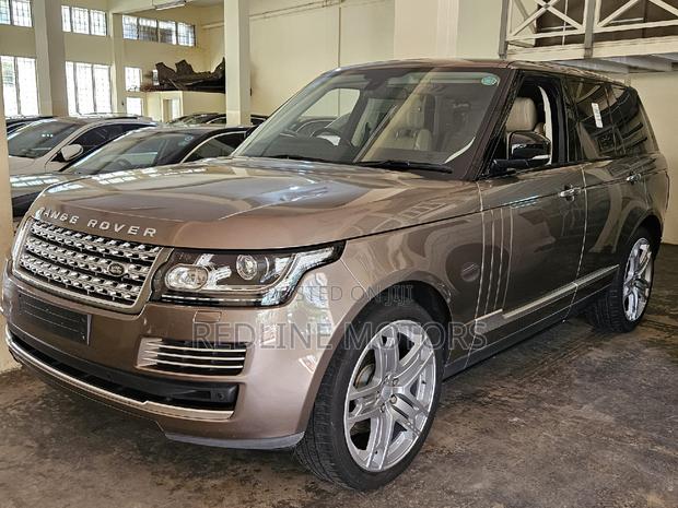 2017 Land Rover Range Rover (Vogue) in Gold