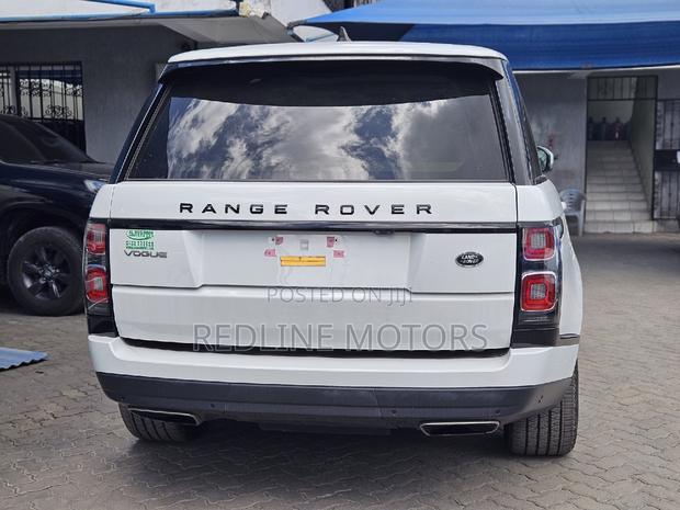 2018 Land Rover Range Rover Vogue in Off-White - Premium Edition