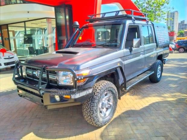 Toyota Land Cruiser 2023 Gray: Modern Luxury and Off-Road Excellence