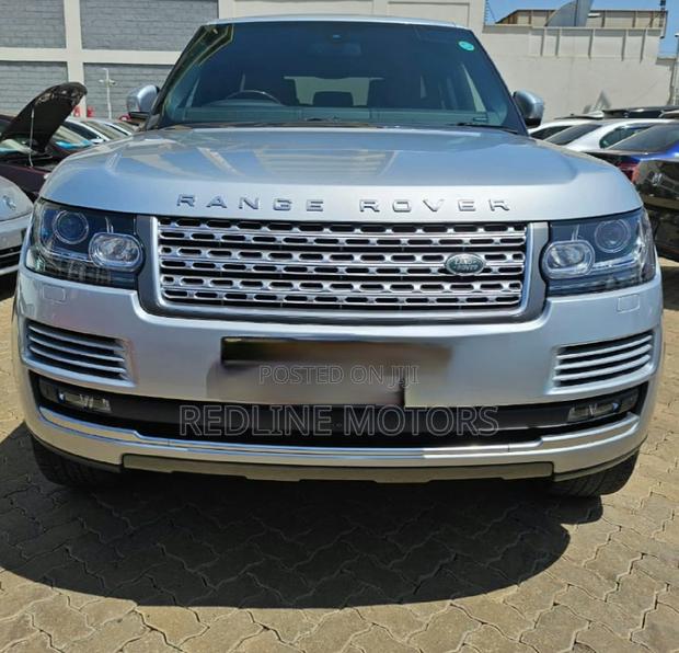 Pristine 2017 Land Rover Range Rover Vogue Silver - Premium Used SUV