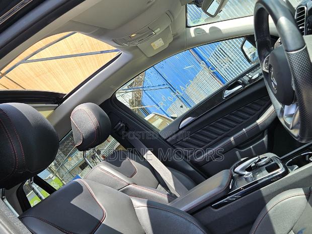 GLE 350d 4MATIC 2018 - Mercedes-Benz GLE-Class in Matt Black