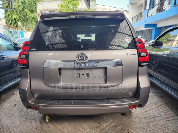 2018 Toyota Land Cruiser Prado 2.8 - Used Gray - Excellent Condition