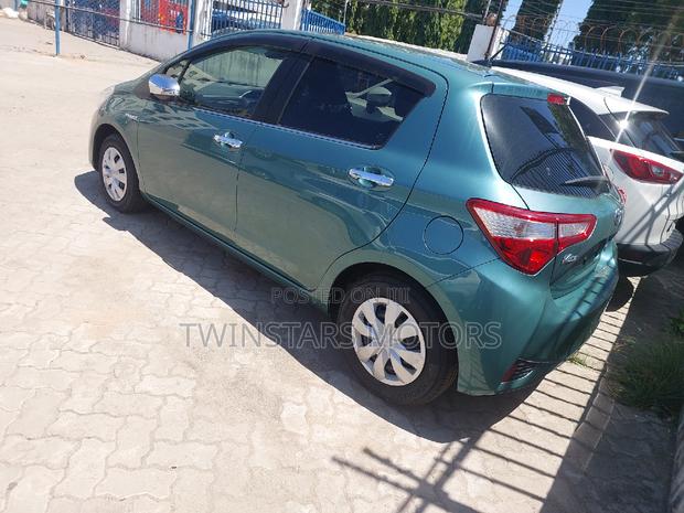 Green Toyota Vitz 1.5L Hybrid 2017 - 5-Door Hatchback