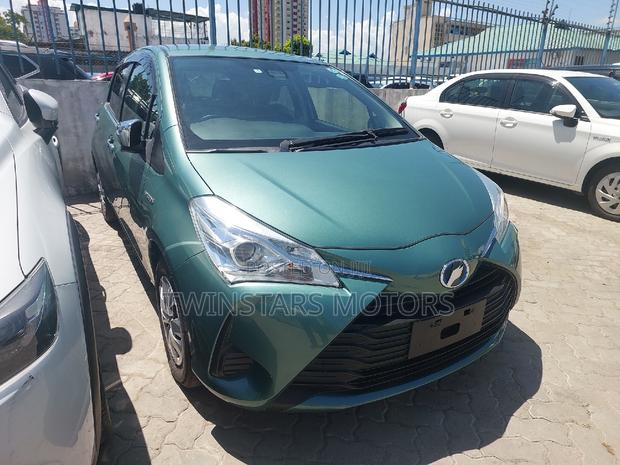 Green Toyota Vitz 1.5L Hybrid 2017 - 5-Door Hatchback