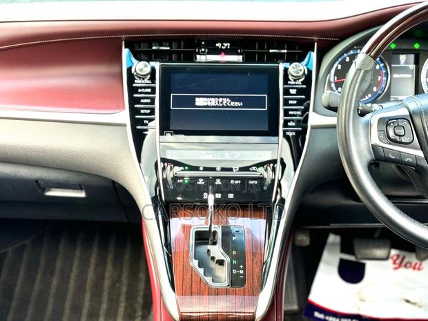 Toyota Harrier 2.0 2016 Pearl
