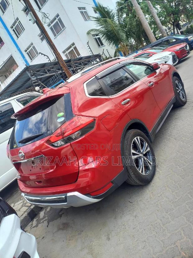 Nissan X-Trail 2017 Red