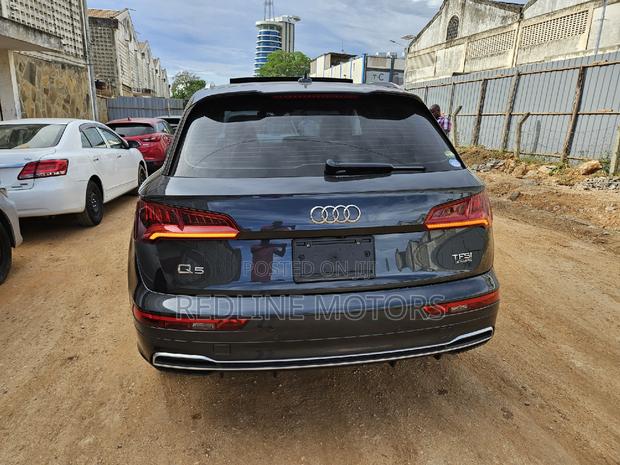 Gray Audi Q5 2.0T Premium AWD quattro 2018 - Quality Pre-owned