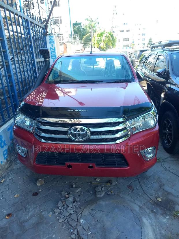 Toyota Hilux 2016 Red