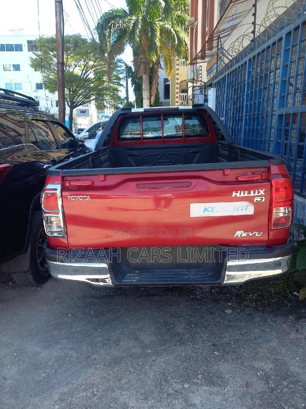Toyota Hilux 2016 Red