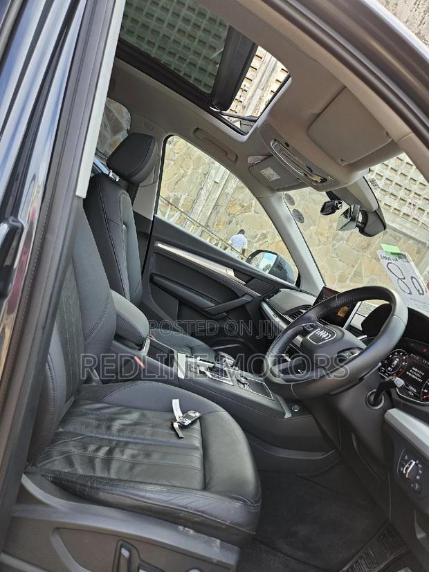 Gray Audi Q5 2.0T Premium AWD quattro 2018 - Quality Pre-owned