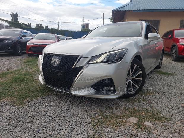 Gold-Plated 2017 Toyota Crown: Unmatched Luxury and Performance