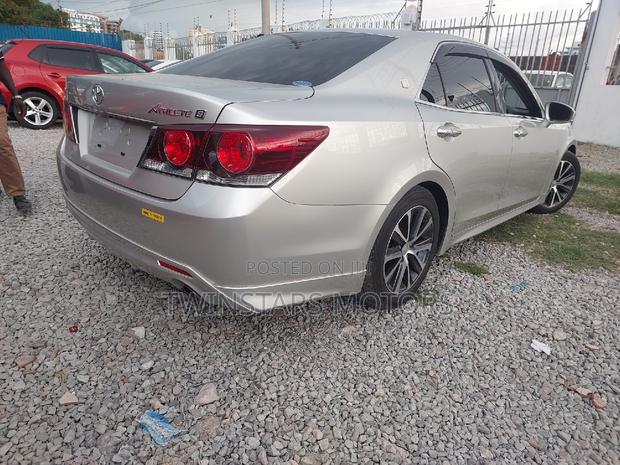 Gold-Plated 2017 Toyota Crown: Unmatched Luxury and Performance