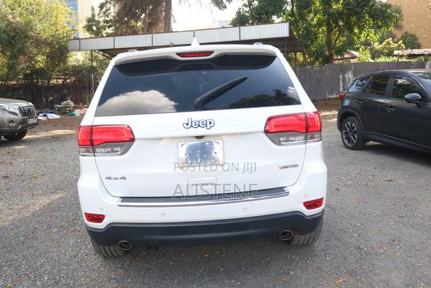 Jeep Grand Cherokee Laredo 4dr 4x4 2016 White
