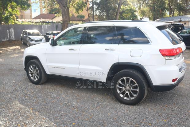 Jeep Grand Cherokee Laredo 4dr 4x4 2016 White